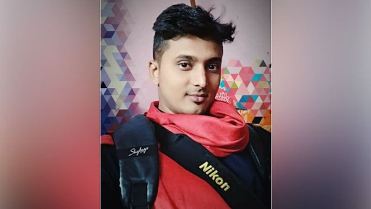 আত্মঘাতী হলেন প্রেমিক, প্রেমিকার সঙ্গে সিভিক ভলেন্টিয়ারকেও গ্রেফতার বর্ধমানে আত্মঘাতী হলেন প্রেমিক, প্রেমিকার সঙ্গে সিভিক ভলেন্টিয়ারকেও গ্রেফতার বর্ধমানে