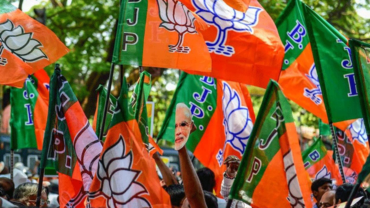 ಆರೋಪಿ ಶಾಸಕ ಬಿಜೆಪಿಯಿಂದ ಉಚ್ಚಾಟನೆ ಆರೋಪಿ ಶಾಸಕ ಬಿಜೆಪಿಯಿಂದ ಉಚ್ಚಾಟನೆ