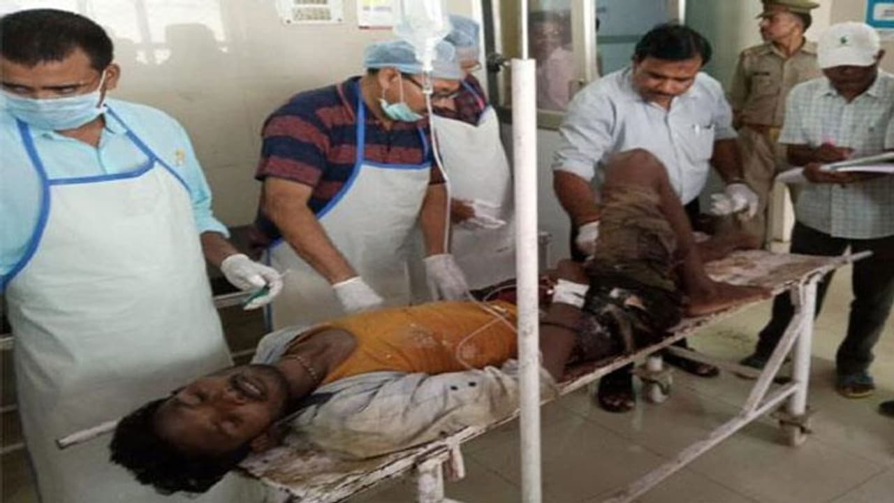 यूपी के सोनभद्र में 100 बीघा जमीन को लेकर बही खून की नदियां यूपी के सोनभद्र में 100 बीघा जमीन को लेकर बही खून की नदियां