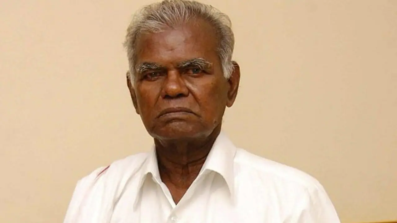 நல்லக்கண்ணுவையும் விட்டு வைக்காத ஆபாசப் பதிவு... சமூக ஊடகங்களில் அட்டூழியம்... சென்னை போலீஸில் புகார்!! நல்லக்கண்ணுவையும் விட்டு வைக்காத ஆபாசப் பதிவு... சமூக ஊடகங்களில் அட்டூழியம்... சென்னை போலீஸில் புகார்!!