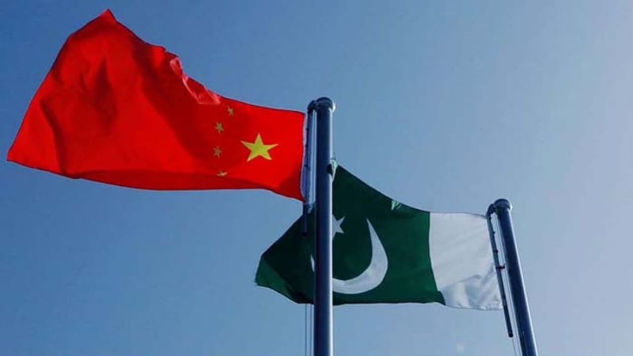 అప్పుడు అజార్.. ఇప్పుడు కుల్భూషణ్: పాక్కు చైనా పోట్లు అప్పుడు అజార్.. ఇప్పుడు కుల్భూషణ్: పాక్కు చైనా పోట్లు