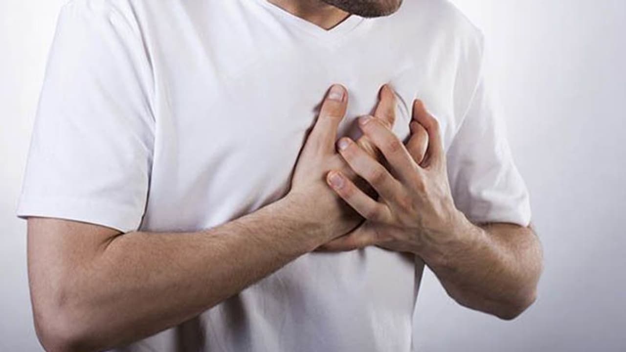 നെഞ്ചെരിച്ചിലുള്ളവര് ഒഴിവാക്കേണ്ടതും കഴിക്കേണ്ടതുമായ ഭക്ഷണങ്ങൾ നെഞ്ചെരിച്ചിലുള്ളവര് ഒഴിവാക്കേണ്ടതും കഴിക്കേണ്ടതുമായ ഭക്ഷണങ്ങൾ