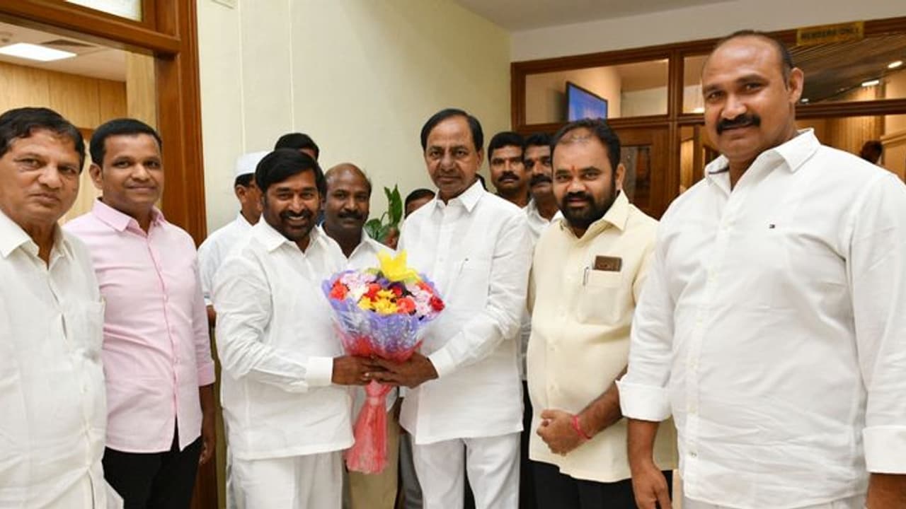 మునిగిపోయే నావలో చేరారు: బీజేపీలో ఈటల చేరికపై మంత్రి జగదీష్ రెడ్డి మునిగిపోయే నావలో చేరారు: బీజేపీలో ఈటల చేరికపై మంత్రి జగదీష్ రెడ్డి