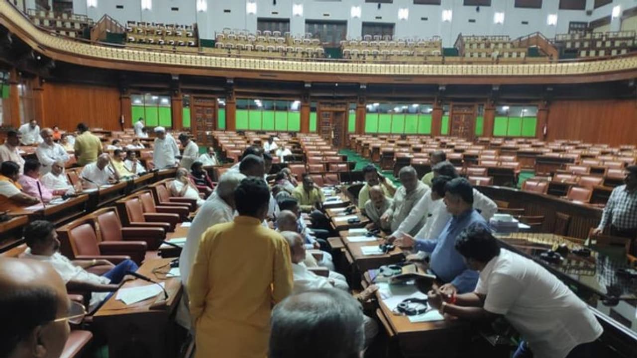 18 जुलाई 2019: पढ़ें दिनभर का कर'नाटक'