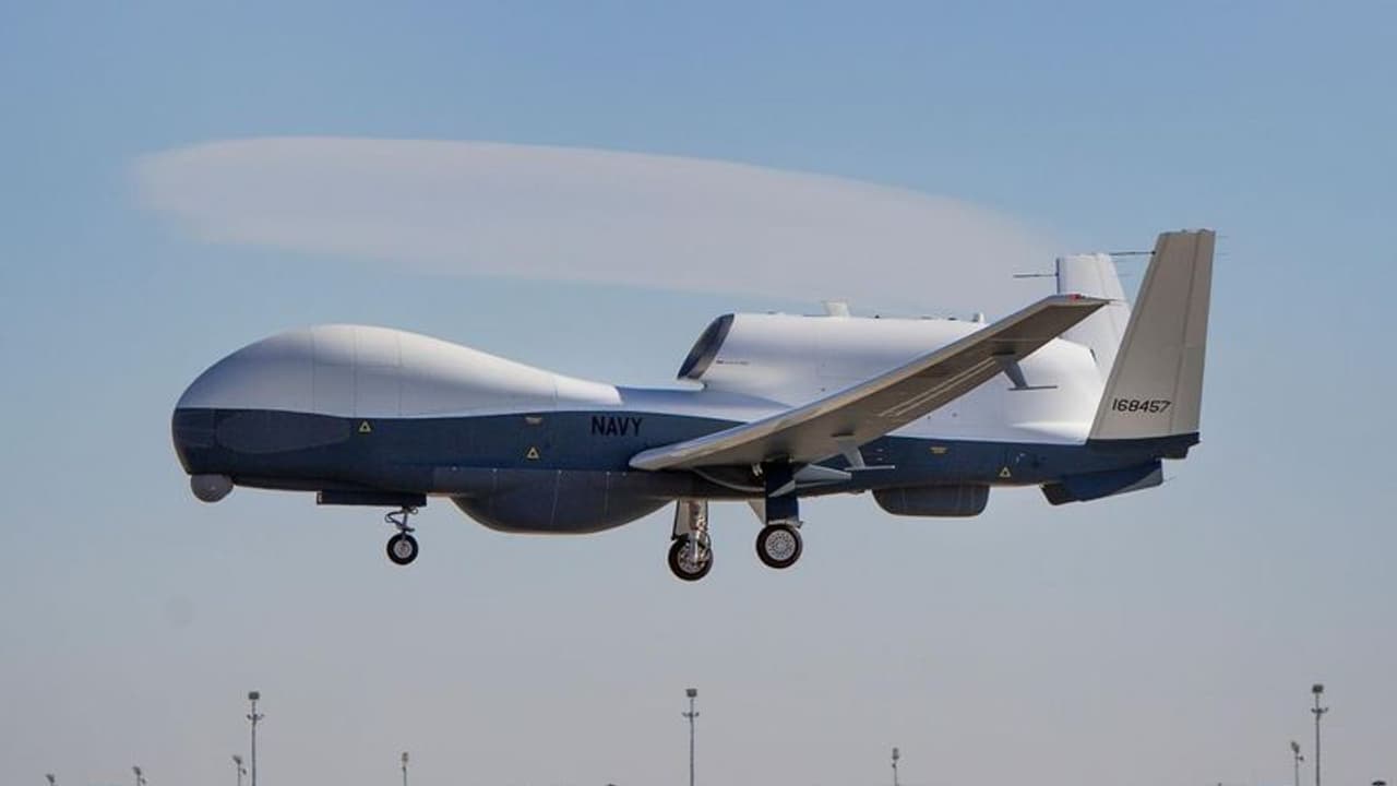 ‘ड्रोन वार’ के बीच अमेरिका और ईरान में बढ़ी युद्ध की आशंका ‘ड्रोन वार’ के बीच अमेरिका और ईरान में बढ़ी युद्ध की आशंका