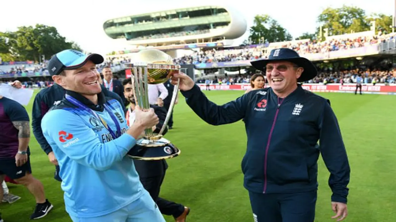 কলকাতাকে টেক্কা দিল হায়দ্রাবাদ, ছিনিয়ে নিল বিশ্বকাপজয়ী কোচ বেলিসকে কলকাতাকে টেক্কা দিল হায়দ্রাবাদ, ছিনিয়ে নিল বিশ্বকাপজয়ী কোচ বেলিসকে