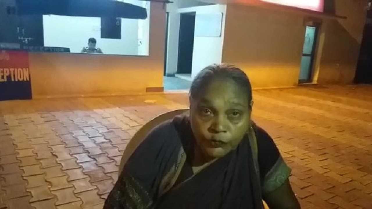 आगरा में पार्किंग विवाद में बुजुर्ग दंपत्ति से मारपीट, बेटी से भी दुर्व्यवहार