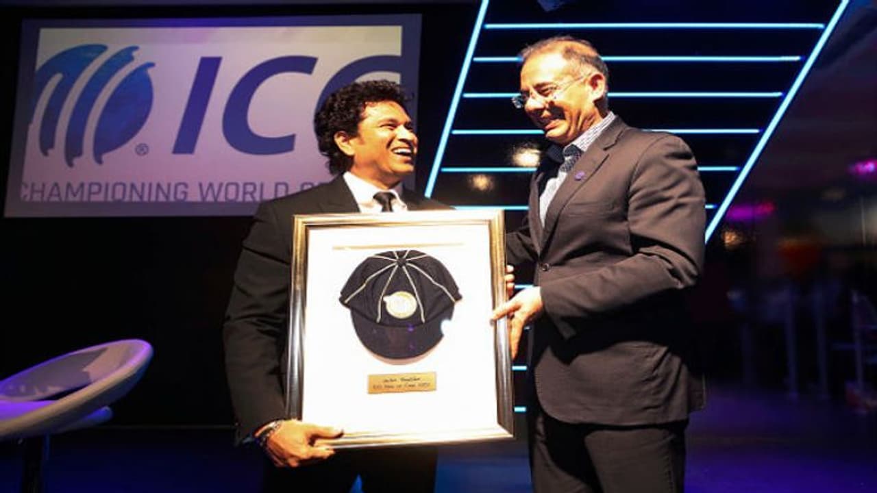 ষষ্ঠ ভারতীয় হিসেবে আইসিসি হল অফ ফেম এ সচিন! জায়গা পেলেন 'সাদা বিদ্যুত' ও ষষ্ঠ ভারতীয় হিসেবে আইসিসি হল অফ ফেম এ সচিন! জায়গা পেলেন 'সাদা বিদ্যুত' ও