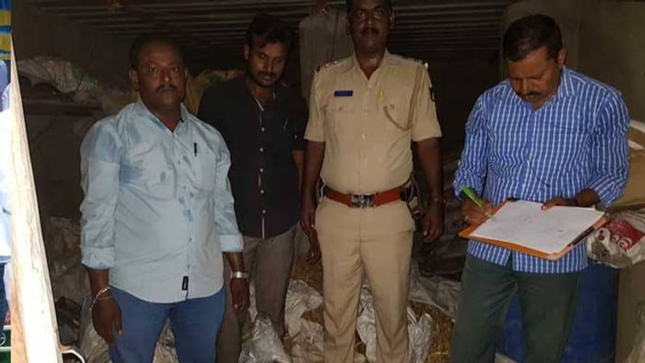 ಭರ್ಜರಿ ಕಾರ್ಯಾಚರಣೆ: ಲಕ್ಷಾಂತರ ಮೌಲ್ಯದ ಸಿ.ಎಚ್. ಪೌಡರ್ ಜಪ್ತಿ