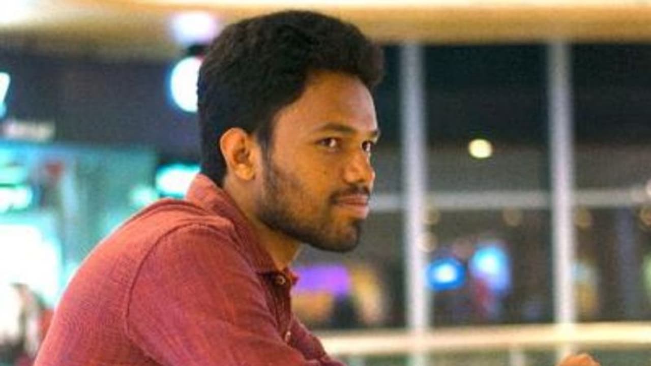 স্যোশাল মিডিয়ার এই সুক্ষ ত্রুটি ধরে ৩০ হাজার ডলার পুরস্কার পেলেন এই যুবক স্যোশাল মিডিয়ার এই সুক্ষ ত্রুটি ধরে ৩০ হাজার ডলার পুরস্কার পেলেন এই যুবক