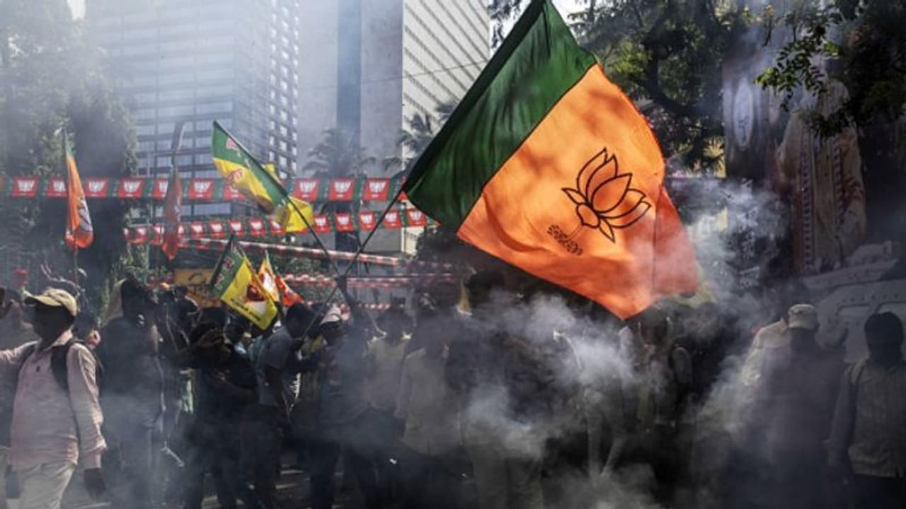 বাংলার অভিযোগ বুমেরাং হয়ে ফিরছে ওড়িশা ত্রিপুরায়! অস্বস্তিতে বিজেপি