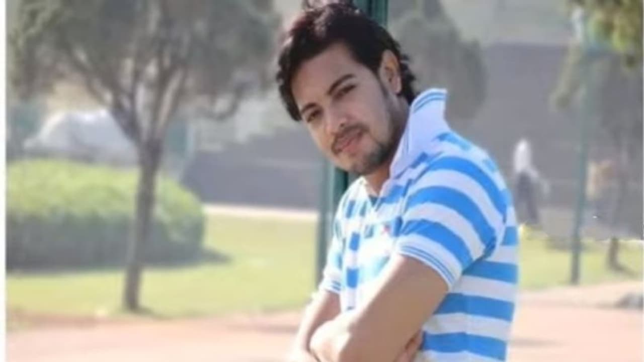 টলিপাড়ার অভিনেতা অনির্বাণের দেহ উদ্ধার বহরমপুরের রাস্তায়, এলাকায় চাঞ্চল্য টলিপাড়ার অভিনেতা অনির্বাণের দেহ উদ্ধার বহরমপুরের রাস্তায়, এলাকায় চাঞ্চল্য