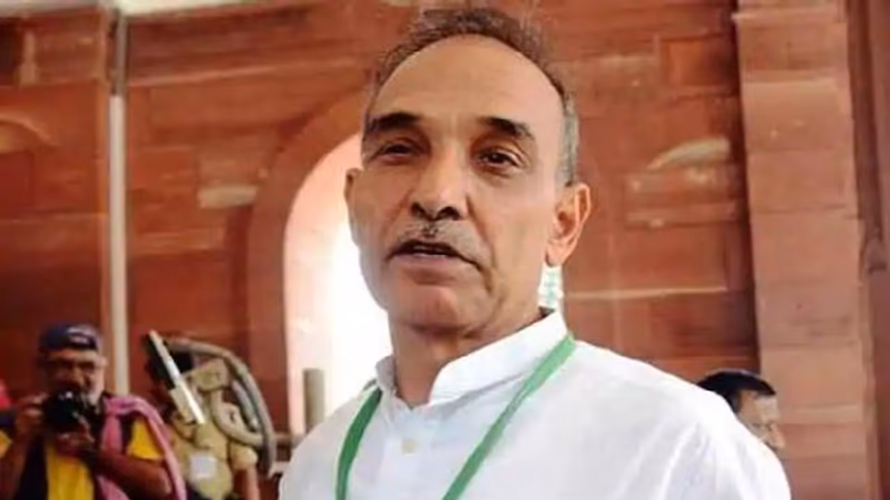 ಮಂಗನಿಂದ ಮಾನವರಲ್ಲ, ನಾವು ಋಷಿ ವಂಶಸ್ಥರು: ಬಿಜೆಪಿ ಸಂಸದ ಮಂಗನಿಂದ ಮಾನವರಲ್ಲ, ನಾವು ಋಷಿ ವಂಶಸ್ಥರು: ಬಿಜೆಪಿ ಸಂಸದ