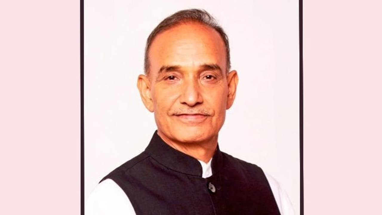 ভারতীয়রা বাঁদরের সন্তান নয়,ডারউনের বিবর্তনবাদকে আবারও অস্বীকার করলেন এই বিজেপি সাংসদ ভারতীয়রা বাঁদরের সন্তান নয়,ডারউনের বিবর্তনবাদকে আবারও অস্বীকার করলেন এই বিজেপি সাংসদ