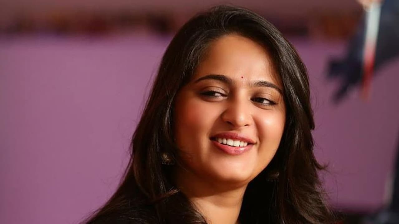 మణిరత్నం సినిమా నుండి అనుష్క ఔట్.. కారణమదేనా..? మణిరత్నం సినిమా నుండి అనుష్క ఔట్.. కారణమదేనా..?