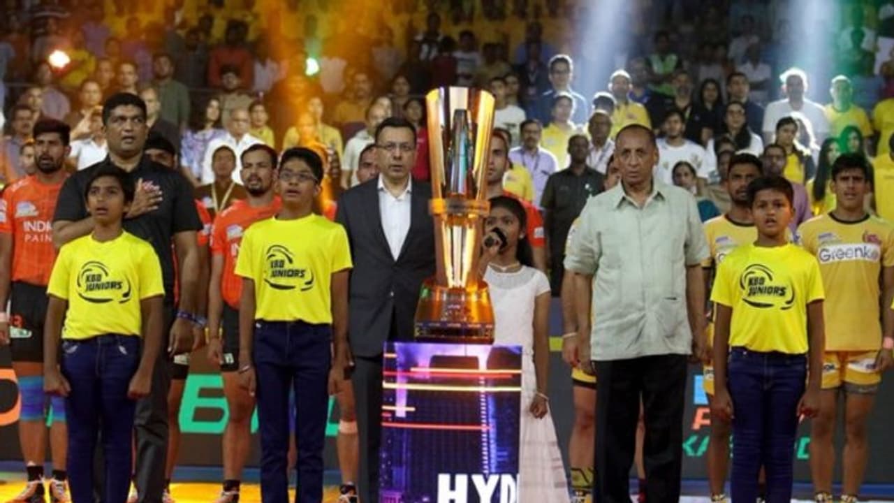 ಪ್ರೊ ಕಬಡ್ಡಿ 2019: ಉದ್ಘಾಟನಾ ಪಂದ್ಯದಲ್ಲಿ ಯು ಮುಂಬಾಗೆ ಗೆಲುವು ಪ್ರೊ ಕಬಡ್ಡಿ 2019: ಉದ್ಘಾಟನಾ ಪಂದ್ಯದಲ್ಲಿ ಯು ಮುಂಬಾಗೆ ಗೆಲುವು