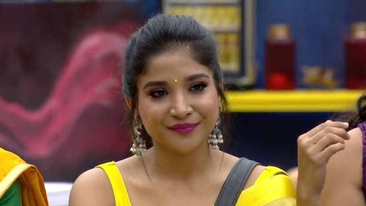 அஜித்துடன் எடுத்த புகைப்படத்தை வெளியிட்டு எமோஷ்னலாக பேசிய சாக்ஷி! அஜித்துடன் எடுத்த புகைப்படத்தை வெளியிட்டு எமோஷ்னலாக பேசிய சாக்ஷி!