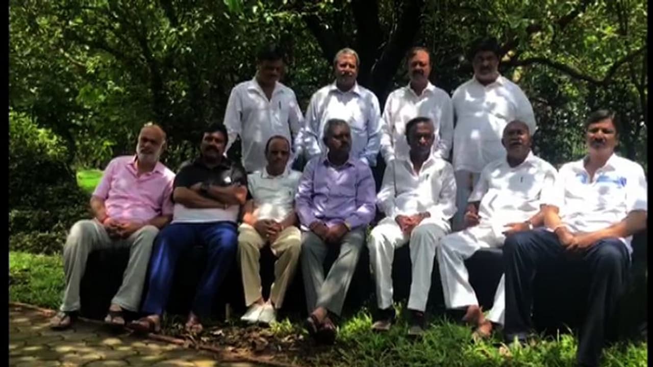 17 ಅನರ್ಹ ಶಾಸಕರಿಗೆ ತಳಮಳ! ಉಪ ಚುನಾವಣೆ ಬಂದರೆ ಮಾಡೋದೇನು? 17 ಅನರ್ಹ ಶಾಸಕರಿಗೆ ತಳಮಳ! ಉಪ ಚುನಾವಣೆ ಬಂದರೆ ಮಾಡೋದೇನು?