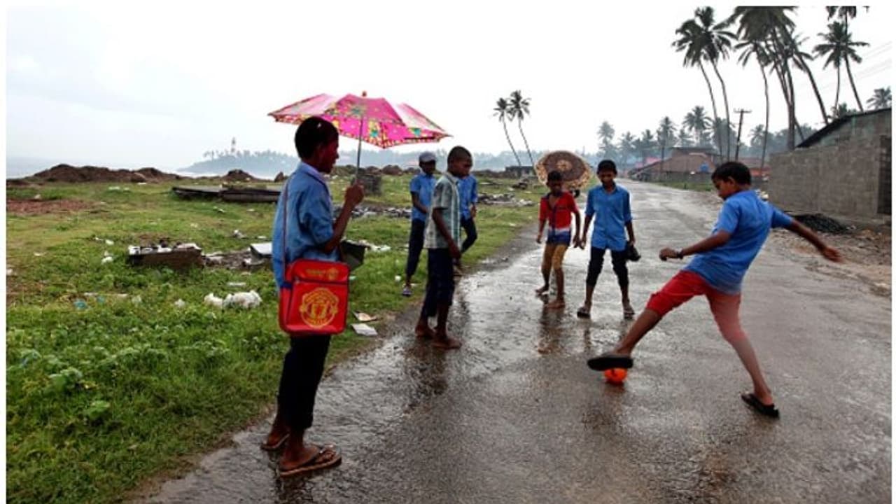 കനത്ത മഴ: നാളെ കാസർകോട് ജില്ലയിൽ എല്ലാ വിദ്യാഭ്യാസ സ്ഥാപനങ്ങൾക്കും അവധി കനത്ത മഴ: നാളെ കാസർകോട് ജില്ലയിൽ എല്ലാ വിദ്യാഭ്യാസ സ്ഥാപനങ്ങൾക്കും അവധി