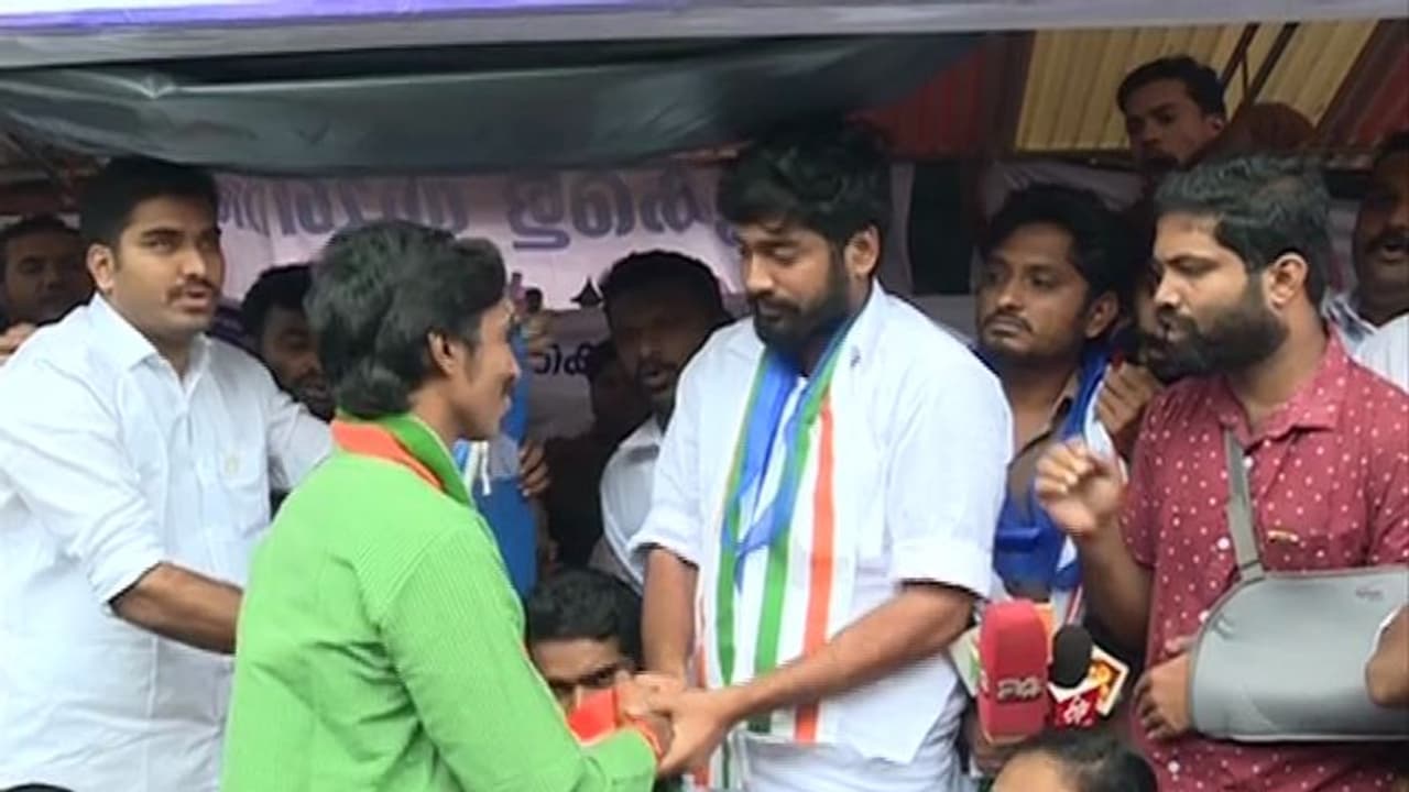 18 വർഷത്തിന് ശേഷം യൂണിവേഴ്സിറ്റി കോളേജിൽ കെഎസ്യു യൂണിറ്റ് പ്രഖ്യാപനം 18 വർഷത്തിന് ശേഷം യൂണിവേഴ്സിറ്റി കോളേജിൽ കെഎസ്യു യൂണിറ്റ് പ്രഖ്യാപനം