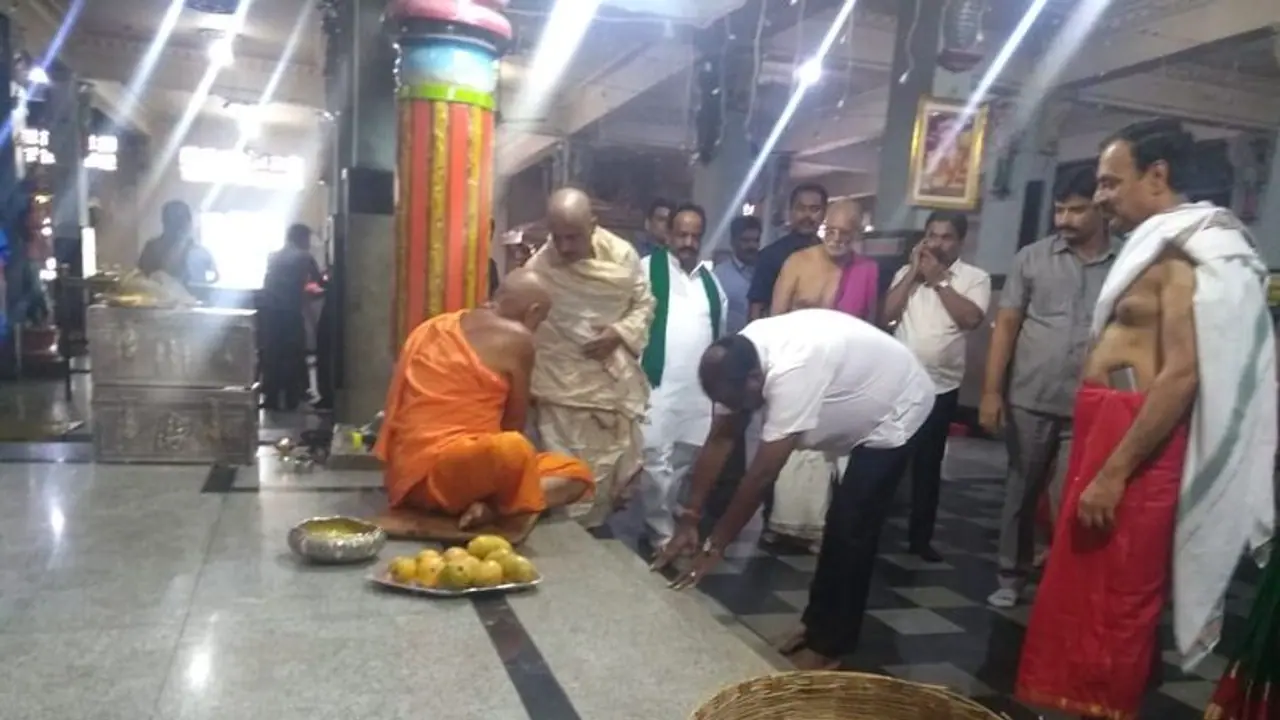 भाजपा के लिए हो सकता है ‘शुभ सोमवार’,वोटिंग से पहले कुमारस्वामी दे सकते हैं इस्तीफा भाजपा के लिए हो सकता है ‘शुभ सोमवार’,वोटिंग से पहले कुमारस्वामी दे सकते हैं इस्तीफा