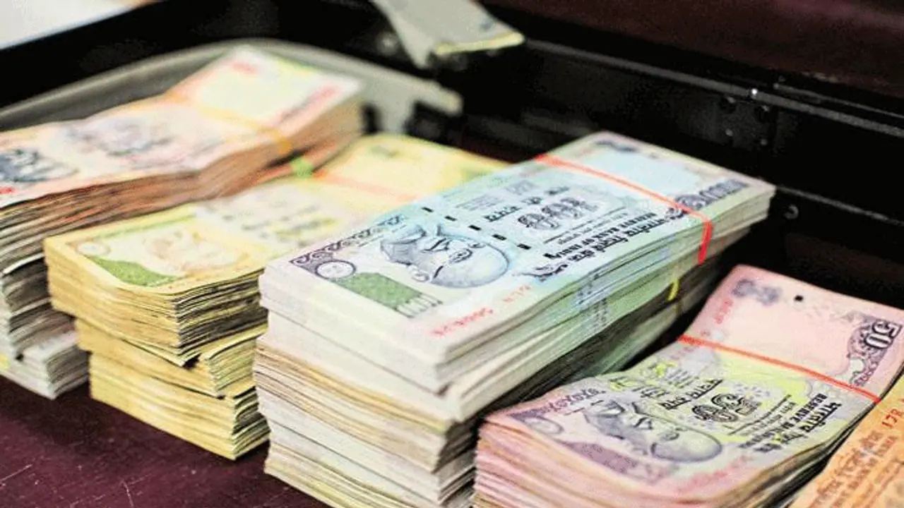 West Bengal govt announces hike in teachers’ grade pay on 14th day of UPTA strike