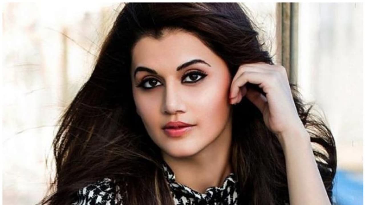 അങ്ങനെ വിമര്ശിക്കേണ്ട, ഞാനും കഷ്ടപ്പെട്ടുതന്നെയാണ് ഇവിടെയെത്തിയത്; കങ്കണയ്ക്ക് മറുപടിയുമായി തപ്സി അങ്ങനെ വിമര്ശിക്കേണ്ട, ഞാനും കഷ്ടപ്പെട്ടുതന്നെയാണ് ഇവിടെയെത്തിയത്; കങ്കണയ്ക്ക് മറുപടിയുമായി തപ്സി