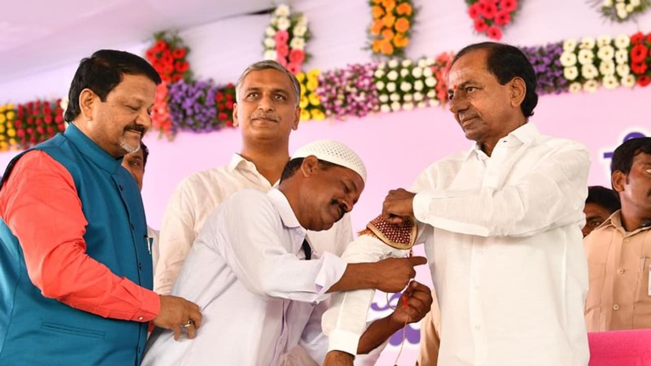 కేసీఆర్ కేబినెట్ విస్తరణ: నిరసనగళం విన్పిస్తున్న అసంతృప్తి వాదులు కేసీఆర్ కేబినెట్ విస్తరణ: నిరసనగళం విన్పిస్తున్న అసంతృప్తి వాదులు