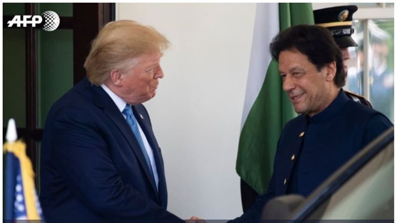 കശ്മീർ വിഷയത്തിൽ ഇടപെടാമെന്ന് ട്രംപ്, മോദി ഈ ആവശ്യം മുന്നോട്ടു വച്ചെന്നും വെളിപ്പെടുത്തൽ കശ്മീർ വിഷയത്തിൽ ഇടപെടാമെന്ന് ട്രംപ്, മോദി ഈ ആവശ്യം മുന്നോട്ടു വച്ചെന്നും വെളിപ്പെടുത്തൽ