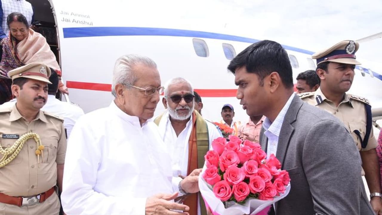 తిరుమల చేరుకున్న నూతన గవర్నర్ బిబి హరిచందన్ తిరుమల చేరుకున్న నూతన గవర్నర్ బిబి హరిచందన్