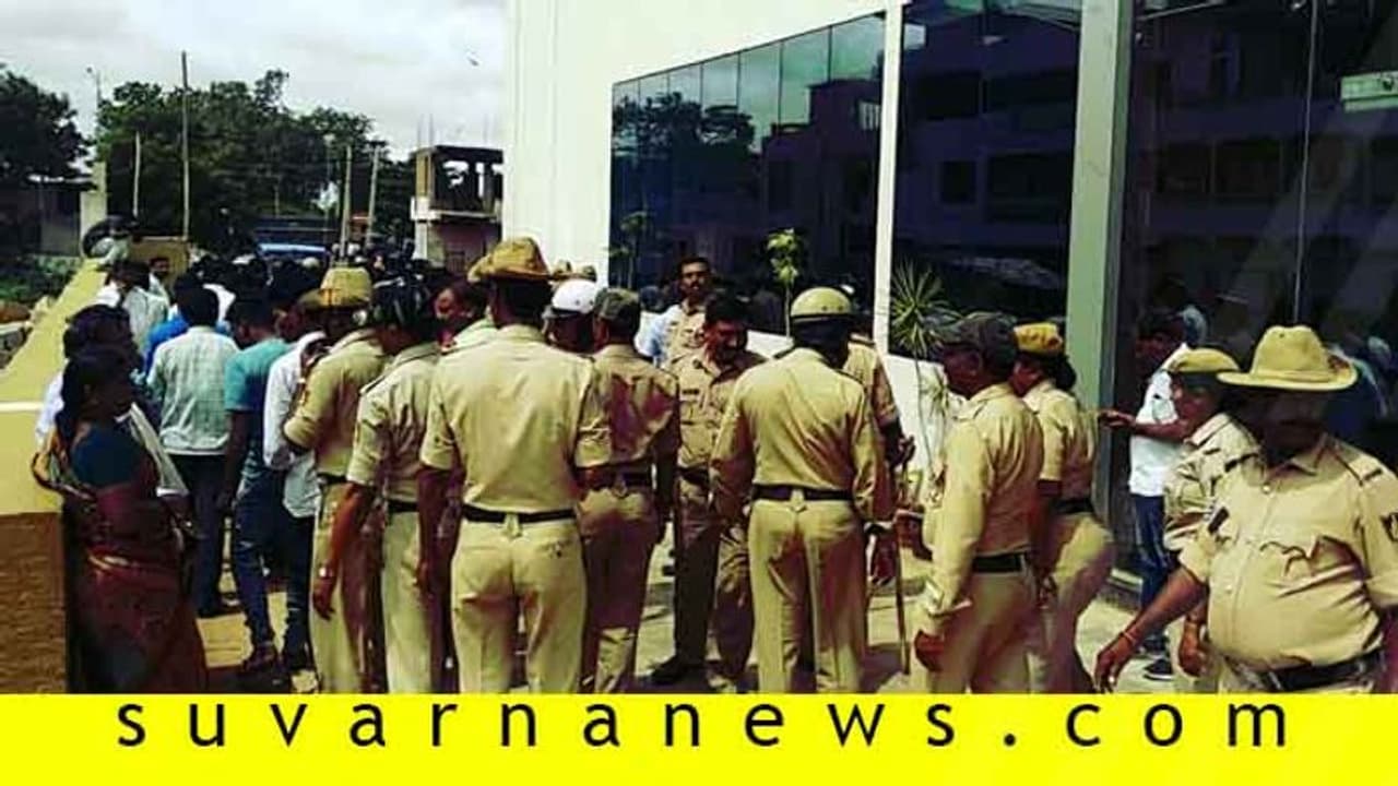 ಸತ್ತು ಬದುಕಿದ ಕವಿತಾ ಸಾವು ಖಚಿತ ಪಡಿಸಿದ ವೈದ್ಯರು ಸತ್ತು ಬದುಕಿದ ಕವಿತಾ ಸಾವು ಖಚಿತ ಪಡಿಸಿದ ವೈದ್ಯರು