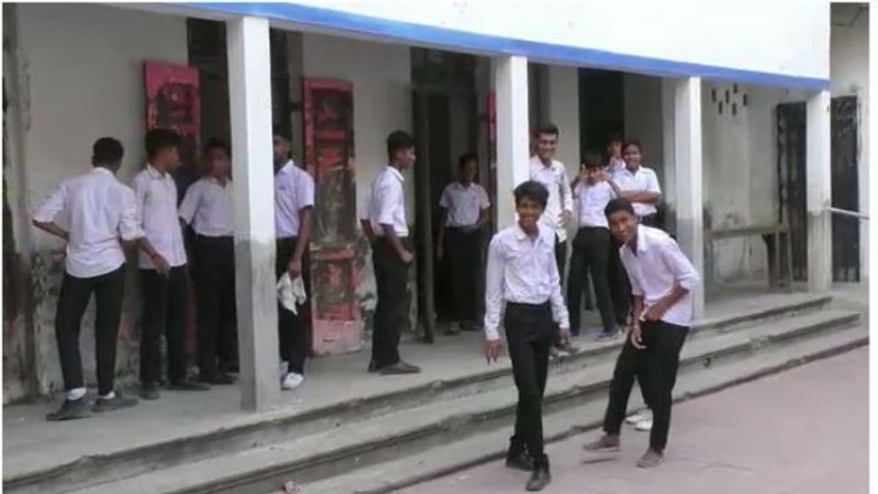 কেউ জঙ্গি, কেউ মুখ্যমন্ত্রীকে মারবেন, পত্রবানে বিপর্যস্ত খিদিরপুরের স্কুল শিক্ষকরা