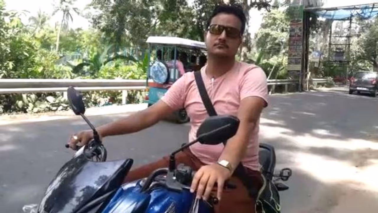 মুখ্যমন্ত্রীকে খুনের হুমকির অভিযোগ, ফেসবুকে কমেন্ট করে বিপাকে প্রাথমিক শিক্ষক মুখ্যমন্ত্রীকে খুনের হুমকির অভিযোগ, ফেসবুকে কমেন্ট করে বিপাকে প্রাথমিক শিক্ষক