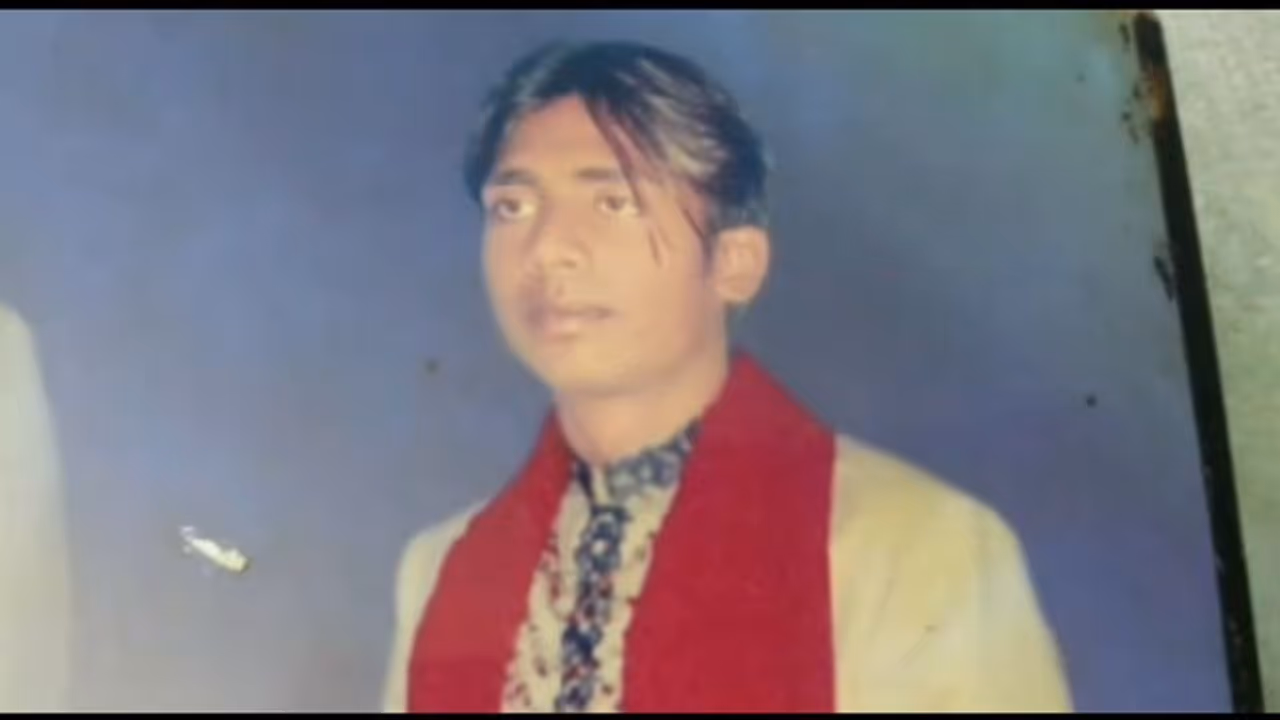 गले में फंदा डालकर खींची सेल्फी, फिर कर लिया सुसाइड