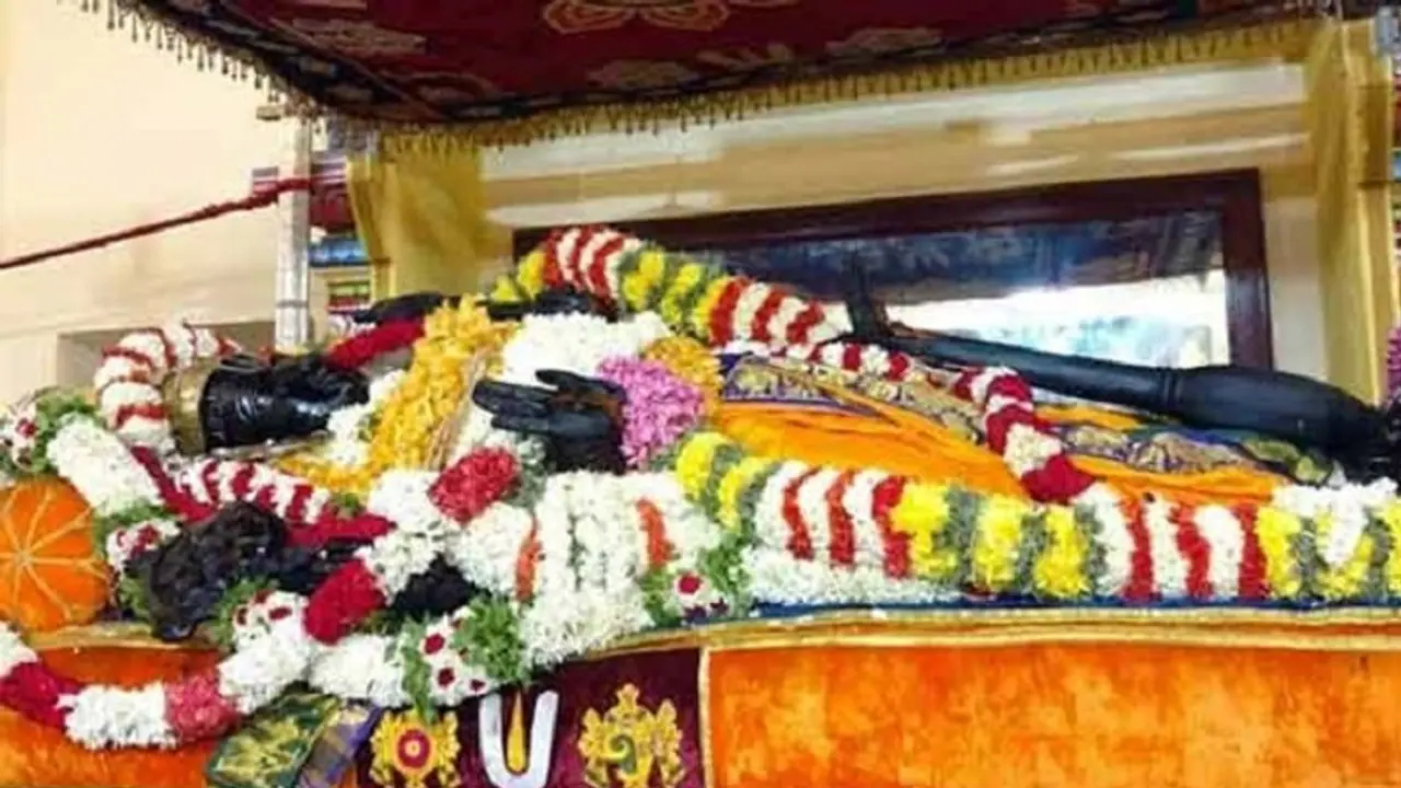 அத்திவரதர் மீண்டும் குளத்தில் வைக்காவிட்டால் இப்படி ஒரு பிரச்சனை வருமா..? அத்திவரதர் மீண்டும் குளத்தில் வைக்காவிட்டால் இப்படி ஒரு பிரச்சனை வருமா..?
