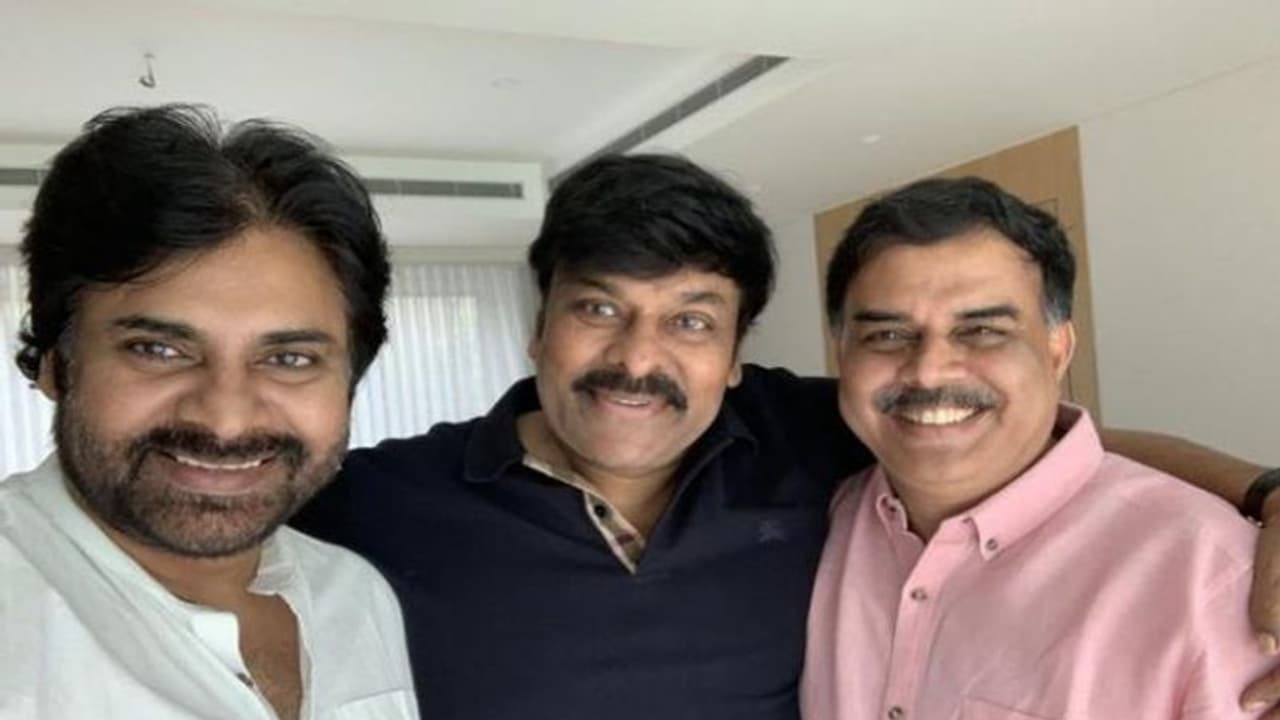 మెగాస్టార్ చిరంజీవిని కలిసిన జనసేనాని పవన్ కళ్యాణ్ మెగాస్టార్ చిరంజీవిని కలిసిన జనసేనాని పవన్ కళ్యాణ్