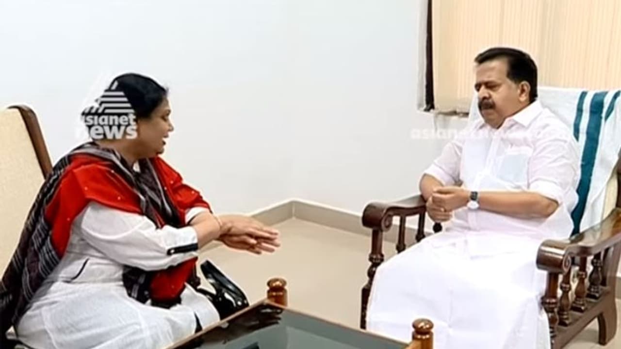 പിന്തുണതേടി സഞ്ജീവ് ഭട്ടിന്റെ കുടുംബം കേരളത്തിൽ; പ്രതിപക്ഷ നേതാവിനെ സന്ദർശിച്ചു