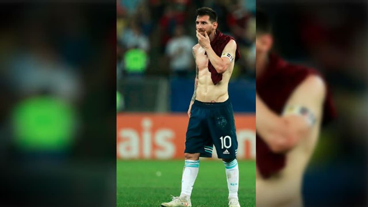 ঠোঁট কাটা ব্যবহারের খেসারত ১৫০০ মার্কিন ডলার, বিশ্বকাপে আর্জেন্টিনার ভবিষ্যত বিশ বাঁও জলে ঠোঁট কাটা ব্যবহারের খেসারত ১৫০০ মার্কিন ডলার, বিশ্বকাপে আর্জেন্টিনার ভবিষ্যত বিশ বাঁও জলে