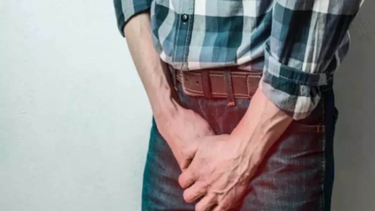 ലിംഗോദ്ധാരണം മറയ്ക്കാന് പുരുഷന്മാര്ക്ക് ഒരു 'നീന്തല് വസ്ത്രം' ലിംഗോദ്ധാരണം മറയ്ക്കാന് പുരുഷന്മാര്ക്ക് ഒരു 'നീന്തല് വസ്ത്രം'