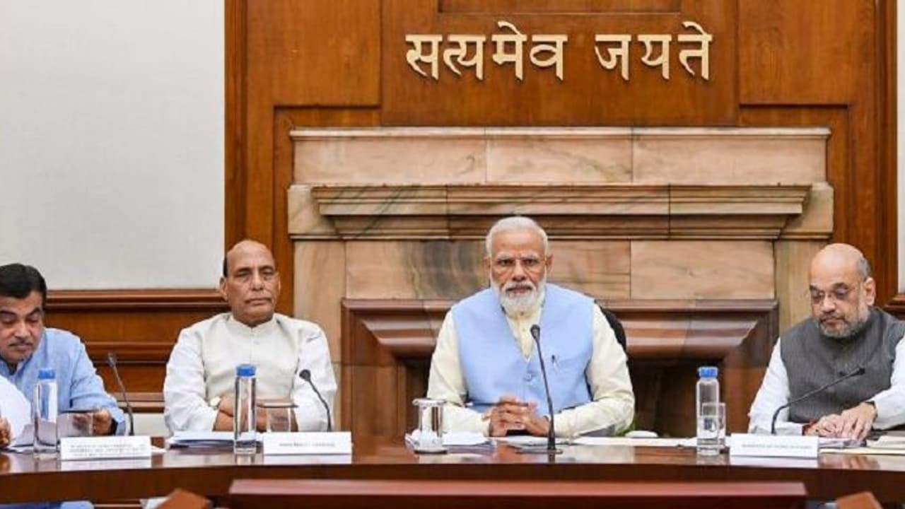 ‘चीनी’ के जरिए महाराष्ट्र विधानसभा में मिठास घोलने की तैयारी में मोदी सरकार