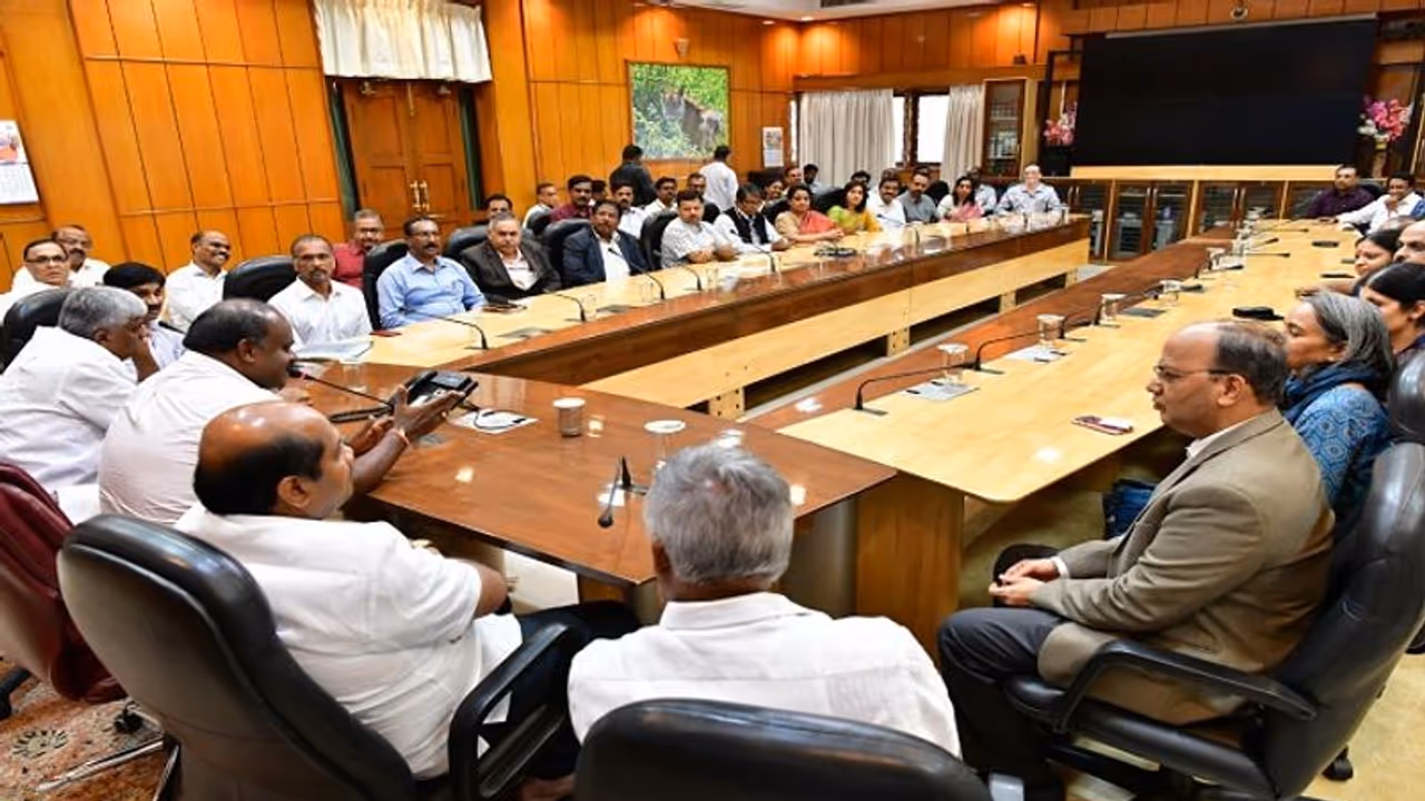 ತೆರಳುವ ಮುನ್ನ ಜನತೆಗೆ HDK ಭರ್ಜರಿ ಗಿಫ್ಟ್, ಮತ್ತೊಂದು ಸಾಲ ಮನ್ನಾ ತೆರಳುವ ಮುನ್ನ ಜನತೆಗೆ HDK ಭರ್ಜರಿ ಗಿಫ್ಟ್, ಮತ್ತೊಂದು ಸಾಲ ಮನ್ನಾ