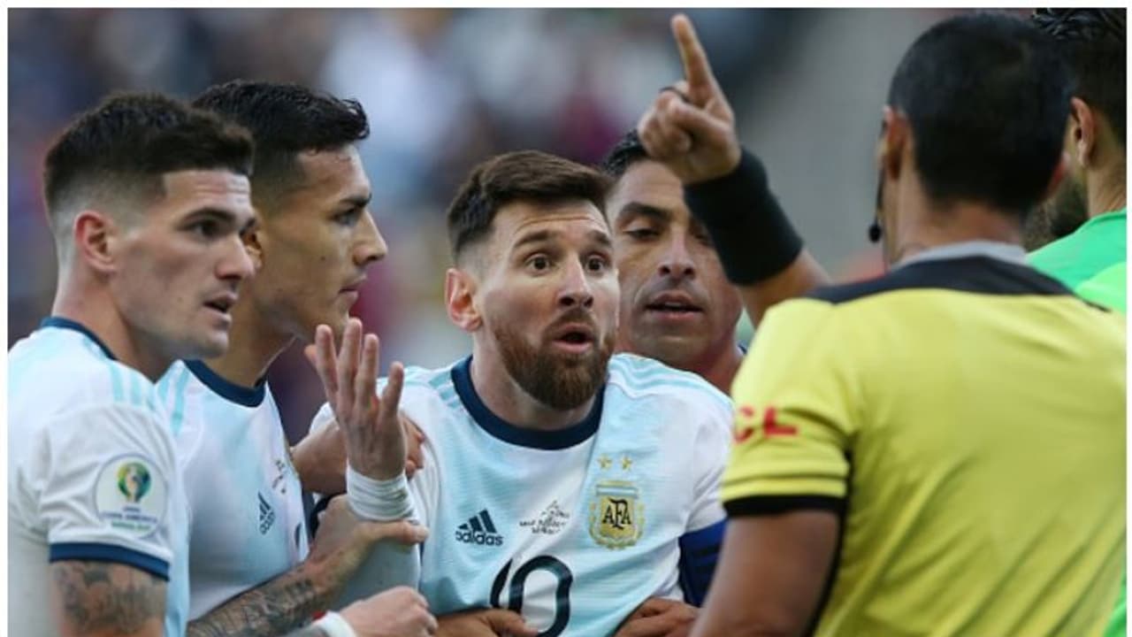 ಫುಟ್ಬಾಲ್ ಸ್ಟಾರ್ ಲಿಯೊನಲ್ ಮೆಸ್ಸಿಗೆ ನಿಷೇಧ! ಫುಟ್ಬಾಲ್ ಸ್ಟಾರ್ ಲಿಯೊನಲ್ ಮೆಸ್ಸಿಗೆ ನಿಷೇಧ!