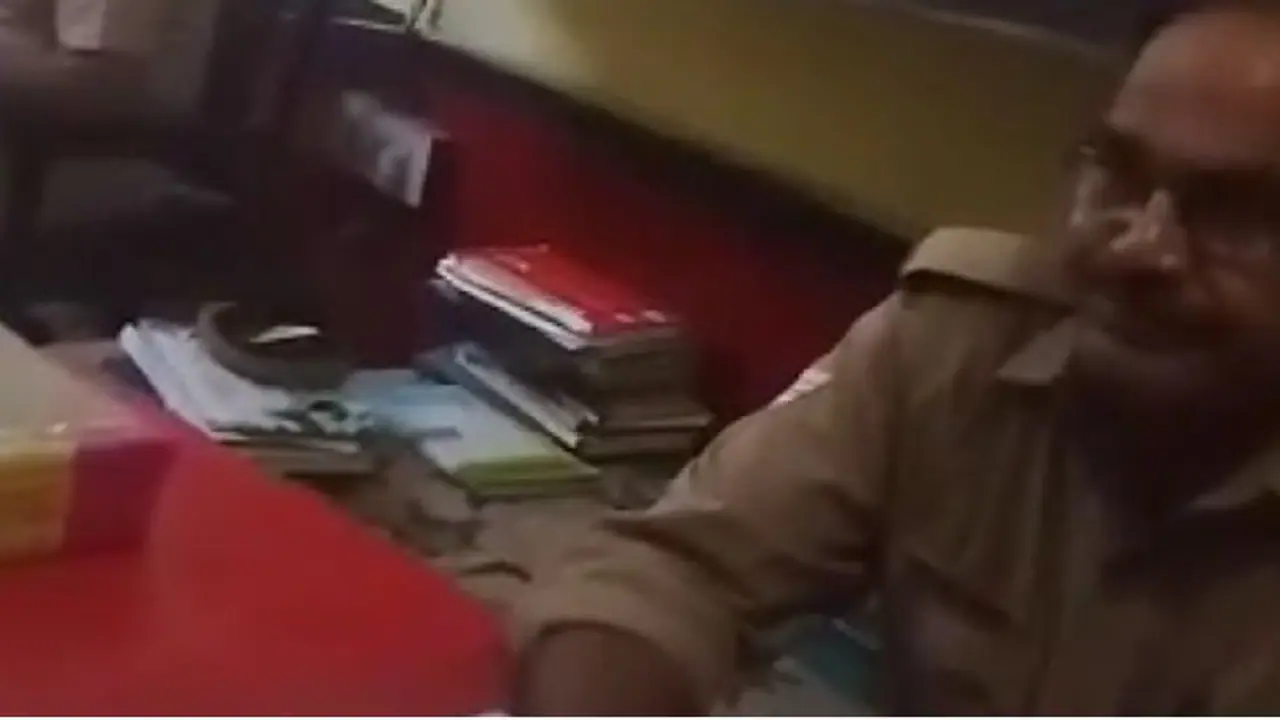 यूपी पुलिस का अमानवीय चेहरा, छेड़छाड़ की पीड़िता से पूछा अभद्र सवाल