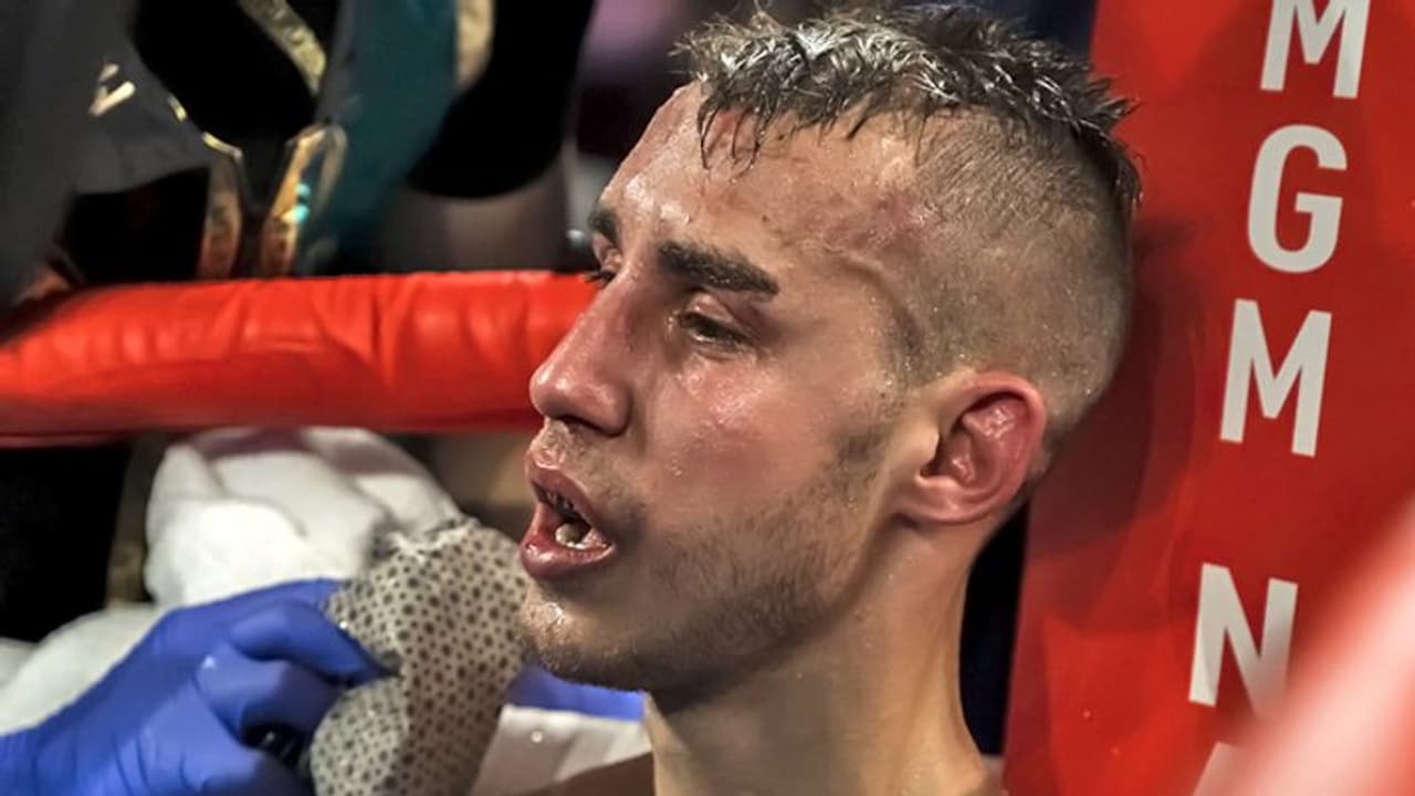 बॉक्सिंग रिंग में चोट से मुक्केबाज की मौत, कुछ ऐसे ही जान गंवा चुके हैं ये 6 खिलाड़ी बॉक्सिंग रिंग में चोट से मुक्केबाज की मौत, कुछ ऐसे ही जान गंवा चुके हैं ये 6 खिलाड़ी