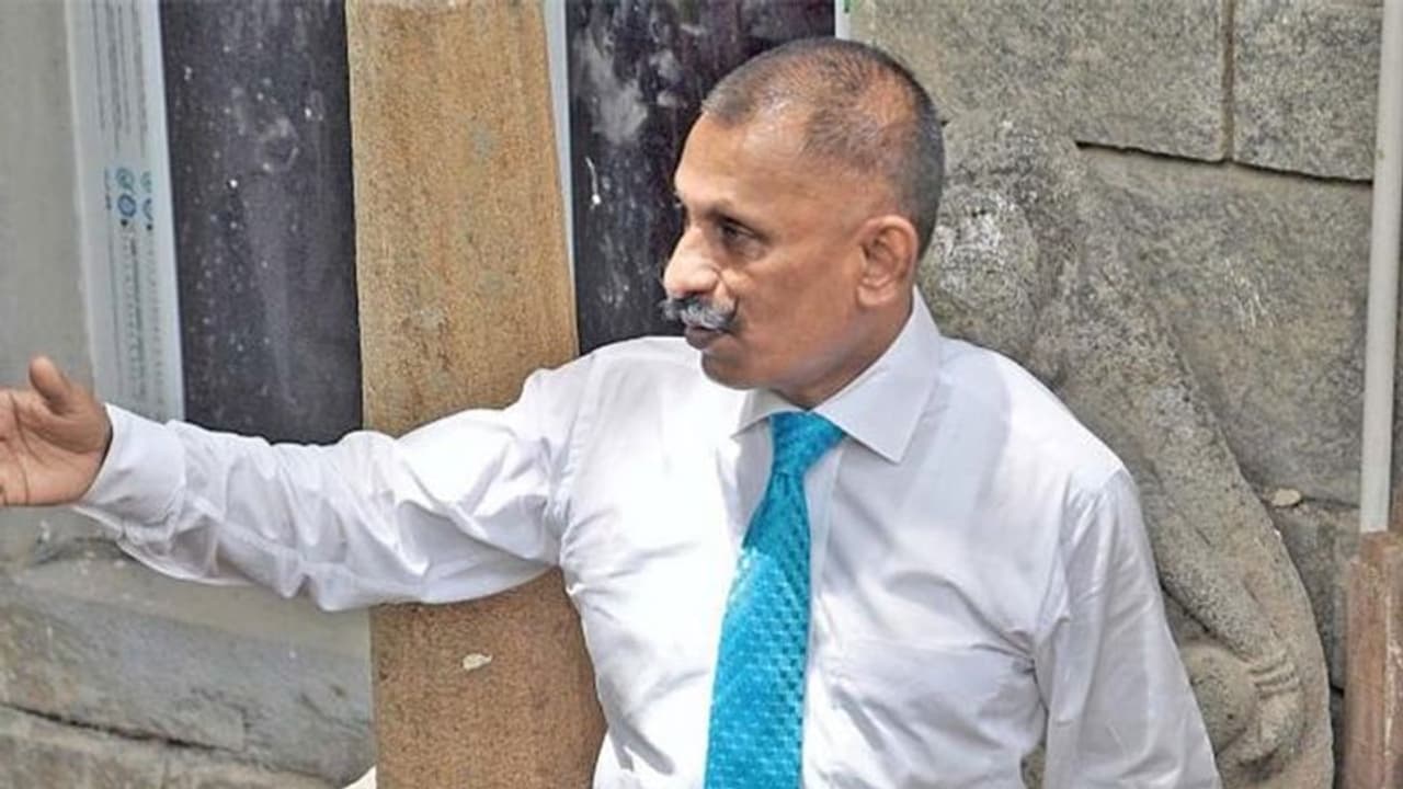 பொன்.மாணிக்கவேலுக்கு திடீர் உடல்நலக்குறைவு... தீவிர சிகிச்சை பிரிவில் அனுமதி..! பொன்.மாணிக்கவேலுக்கு திடீர் உடல்நலக்குறைவு... தீவிர சிகிச்சை பிரிவில் அனுமதி..!