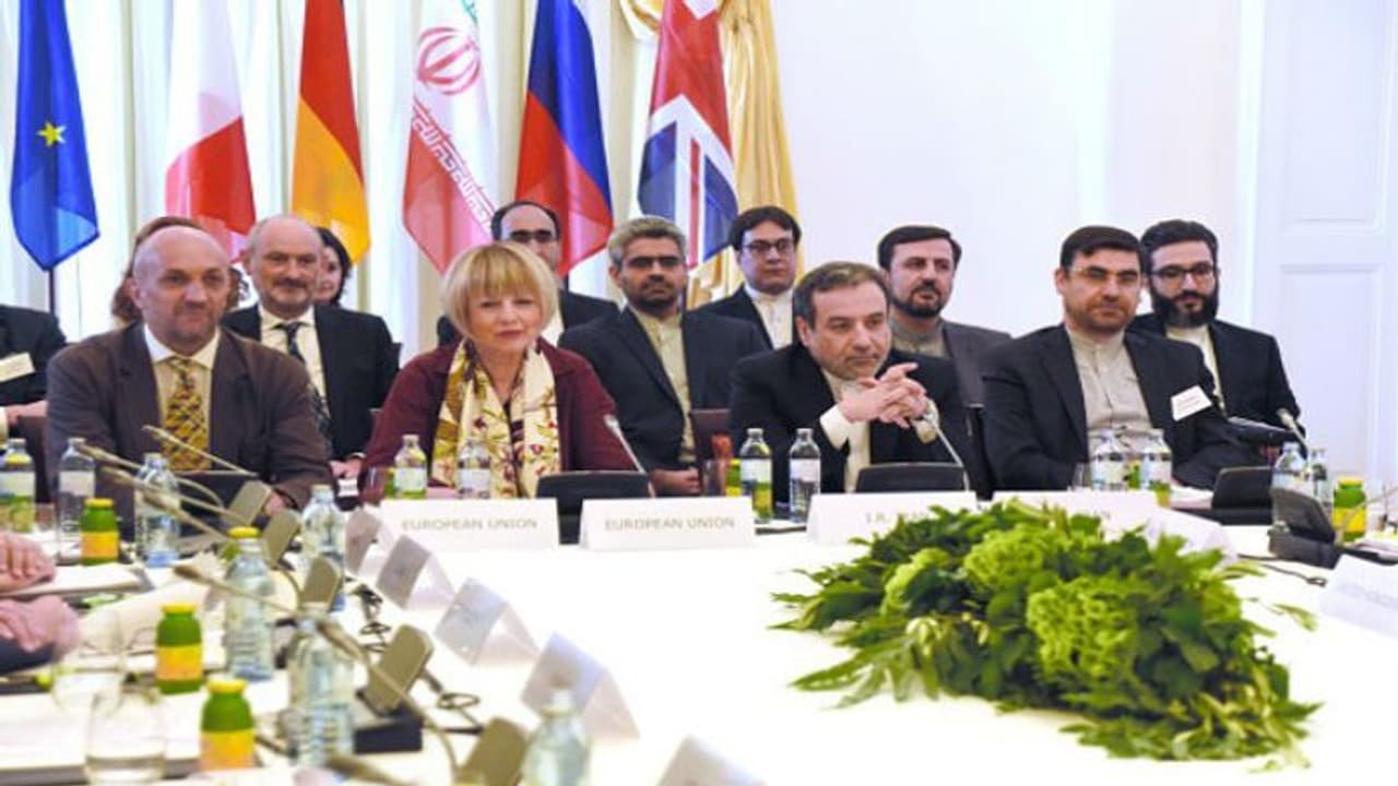 মার্কিন নিষেধাজ্ঞার পাল্টা, নতুন করে ইউরেনিয়াম পরিশোধনের পথে ইরান