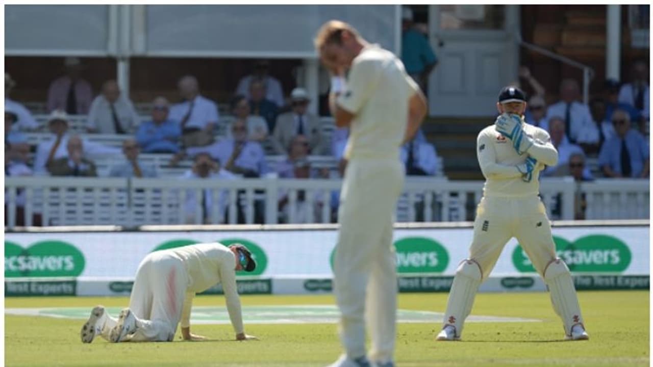 ആദ്യ ദിനം 20 വിക്കറ്റുകള്; ഇംഗ്ലണ്ടിനെ നാണംകെടുത്തി അയര്ലന്ഡിന് ലീഡ് ആദ്യ ദിനം 20 വിക്കറ്റുകള്; ഇംഗ്ലണ്ടിനെ നാണംകെടുത്തി അയര്ലന്ഡിന് ലീഡ്