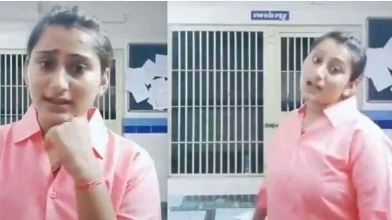 വൈറലായ ഗാനത്തിന് ചുവടുവച്ച പൊലീസുകാരിയ്ക്ക് സസ്പെന്ഷന് വൈറലായ ഗാനത്തിന് ചുവടുവച്ച പൊലീസുകാരിയ്ക്ക് സസ്പെന്ഷന്