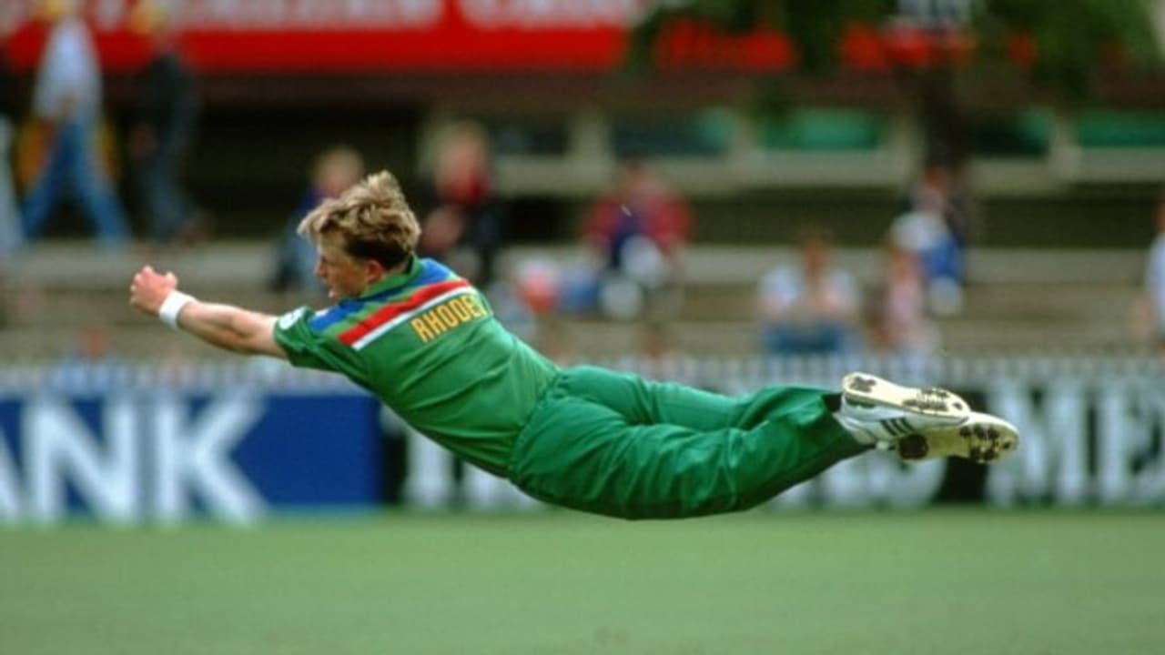 ভারতের ফিল্ডিং কোচ হতে চাইছেন জন্টি রোডস! কোথায় উন্নতি দরকার, কী তার পরিকল্পনা ভারতের ফিল্ডিং কোচ হতে চাইছেন জন্টি রোডস! কোথায় উন্নতি দরকার, কী তার পরিকল্পনা