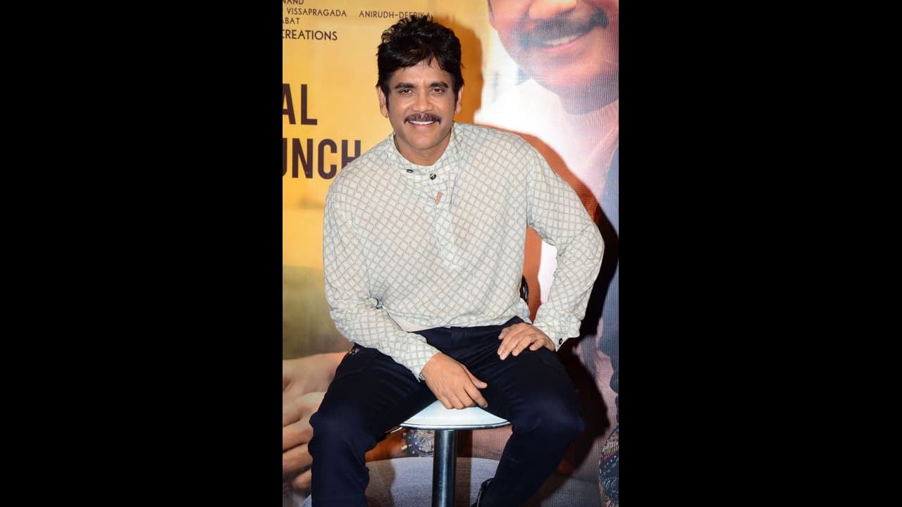 బిగ్ బాస్ పై నాగ్ జోక్.. మా ఇంట్లో కూడా నమ్మలేదు.. మ్యాటర్ మాత్రం షాకింగ్! బిగ్ బాస్ పై నాగ్ జోక్.. మా ఇంట్లో కూడా నమ్మలేదు.. మ్యాటర్ మాత్రం షాకింగ్!